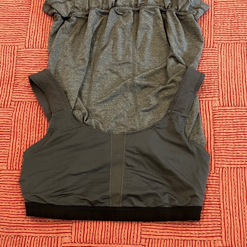 lululemon athletica Charcoal Tank / run / fitness Top with built it bra - Picture 9 of 16